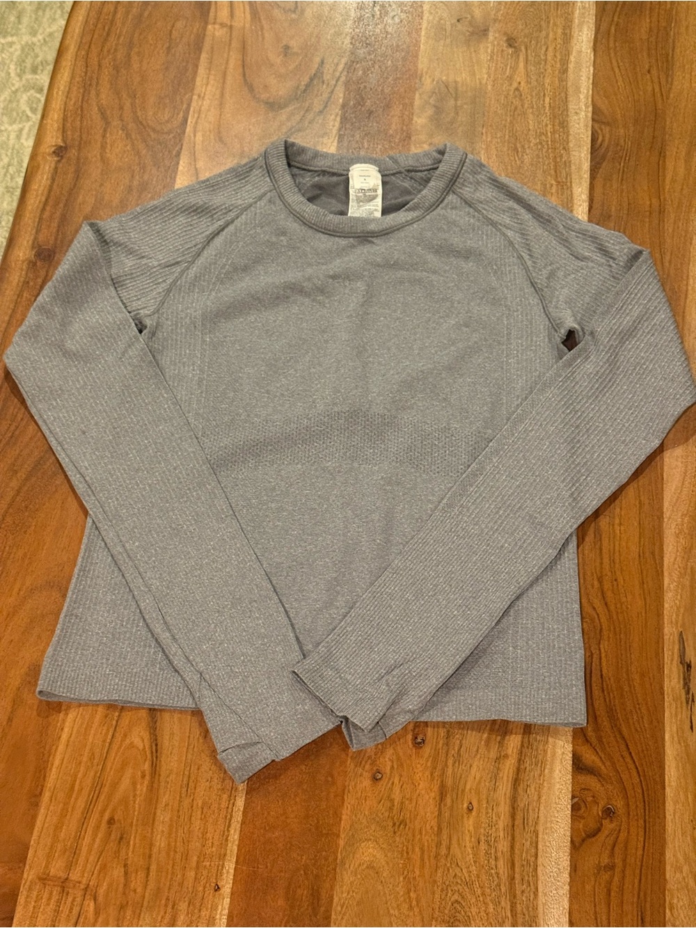 🤎MOVING SALE🤎 Old Navy Seamless Go Dry Grey Workout Top size Small